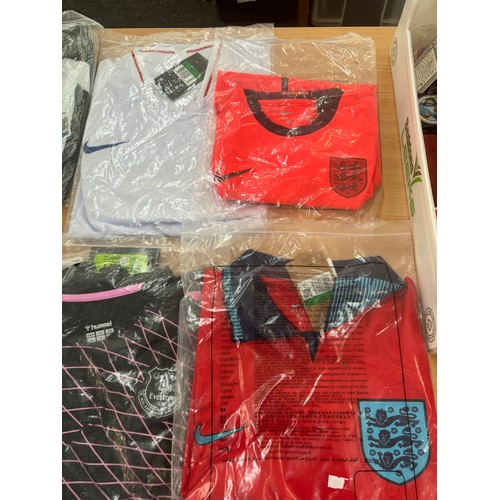 105 - 9 Mixed club replica football shirts