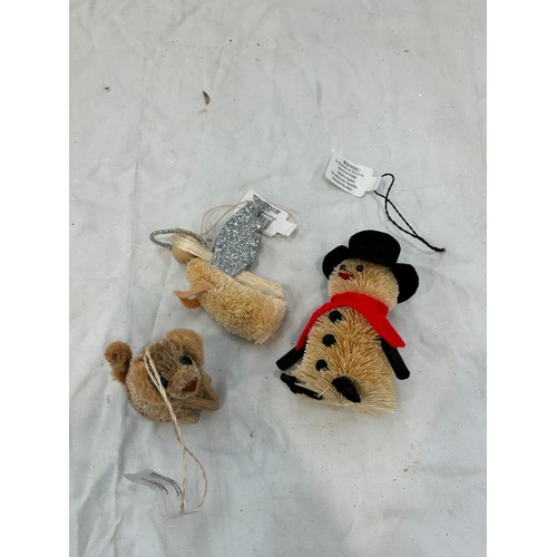 144 - Selection of 27 mini hanging decorations includes snowmen, labrador and angel