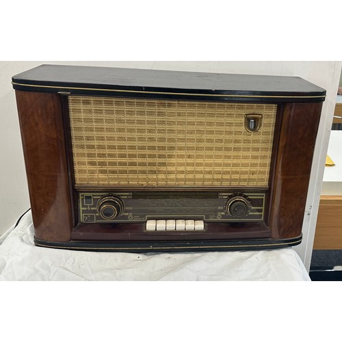 178 - Vintage radio, untested, approximate measurements: Length 25 inches, Height 15 inches, Depth 9 inche... 