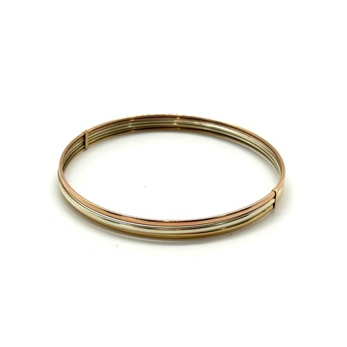 422 - 9ct gold ladies bangle total weight 6grams