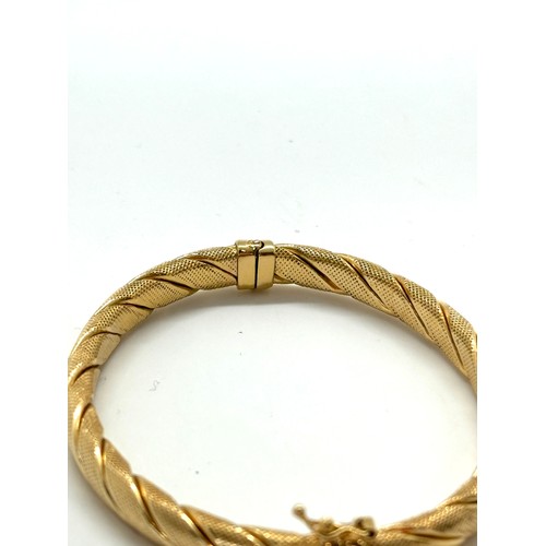 434 - Ladies 9ct gold bangle total weight 10 grams