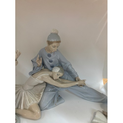 182 - Selection of 3 Lladro figures includes jester and ballarina etc