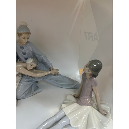 182 - Selection of 3 Lladro figures includes jester and ballarina etc