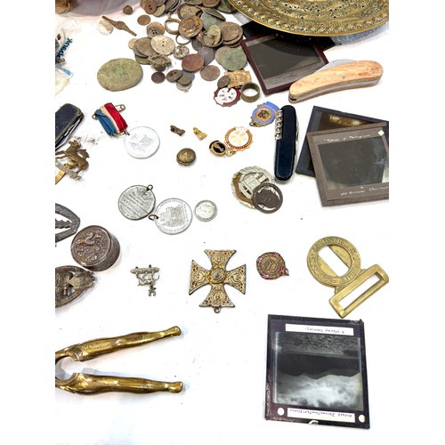 166 - Selection of collectables to include coronation medals, nut cracker, penknives, slides, oriental bra... 