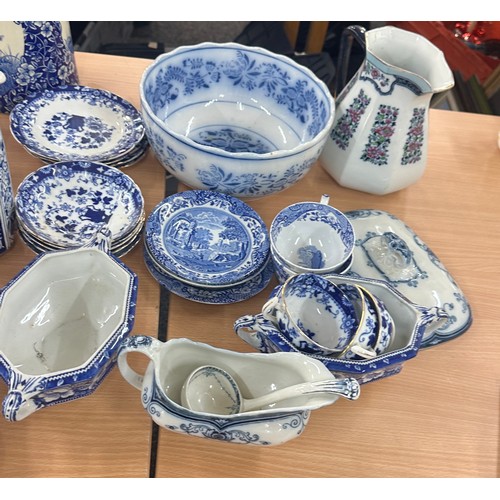 291 - Selection of blue and white pottery spode etc