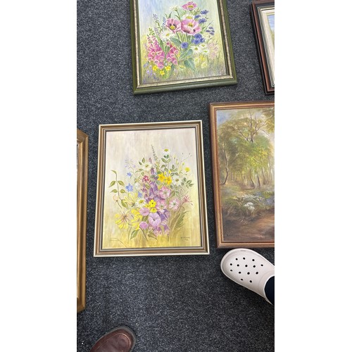 157A - Selection of 7 framed painting and prints depicting flowers largest measures 22 inches by 18 inches