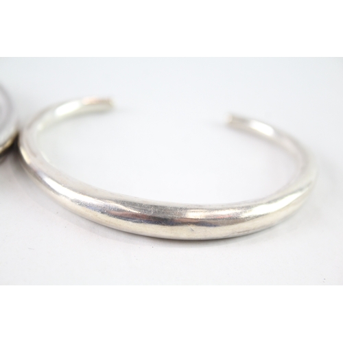 418 - Collection of Sterling Silver Bangles inc. Modernist, Torque, Bypass x 3 62g