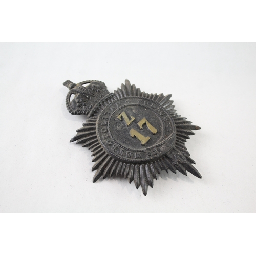 527 - Kings Crown Metropolitan Police Z Division Helmet Plate