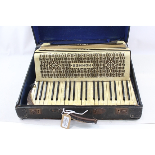 497 - Hohner Tango II Piano Accrodion Untested Vintage Instrument w/ Hardcase