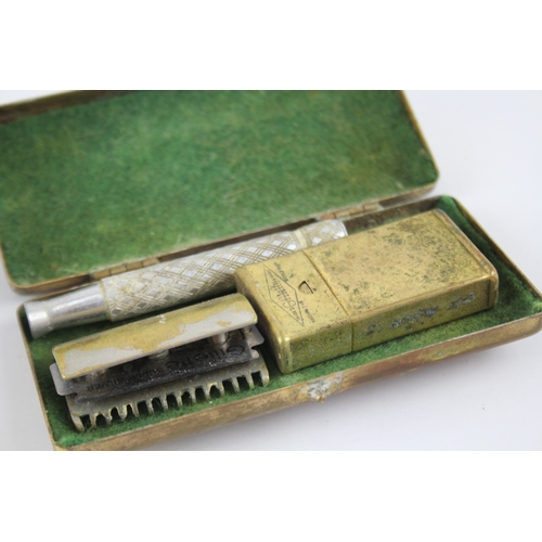 511 - Vintage Razors in Cases Inc Gillette