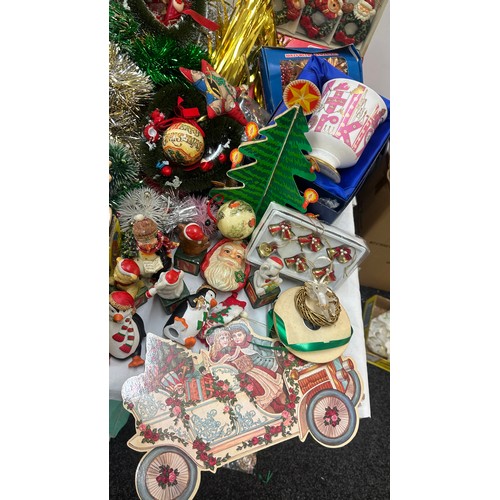 224 - Selection of vintage Christmas decorations to include tinsel, baubles etc