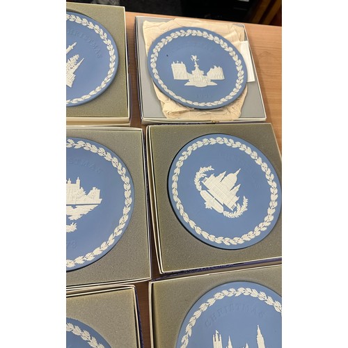 206 - Selection of boxed Wedgwood collectors plates