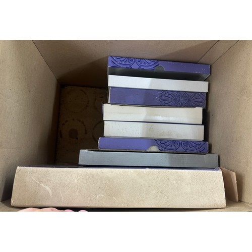 206 - Selection of boxed Wedgwood collectors plates