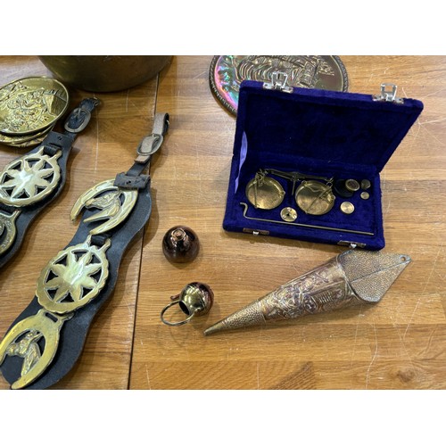 241 - Selection of assorted brassware includes tea pots, horse brasses etc