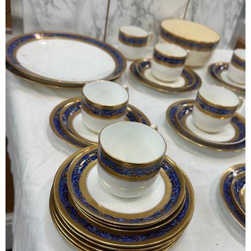 181 - Vintage Minton part tea service to include cups, saucers, plates and a bowl - AF