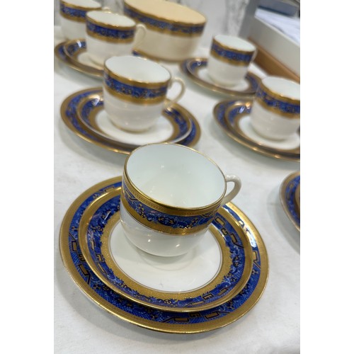 181 - Vintage Minton part tea service to include cups, saucers, plates and a bowl - AF