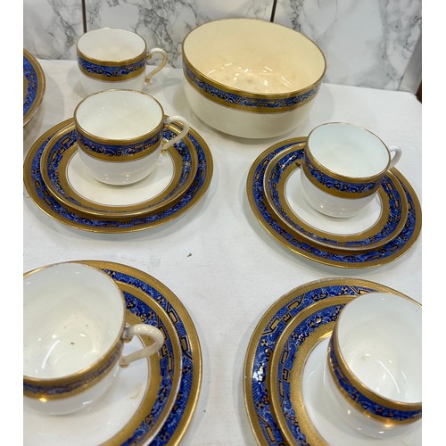 181 - Vintage Minton part tea service to include cups, saucers, plates and a bowl - AF