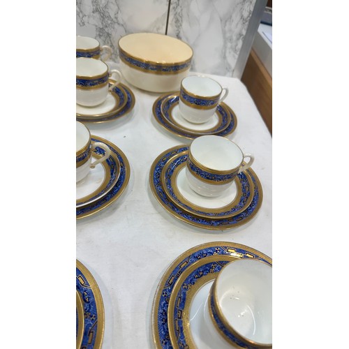 181 - Vintage Minton part tea service to include cups, saucers, plates and a bowl - AF