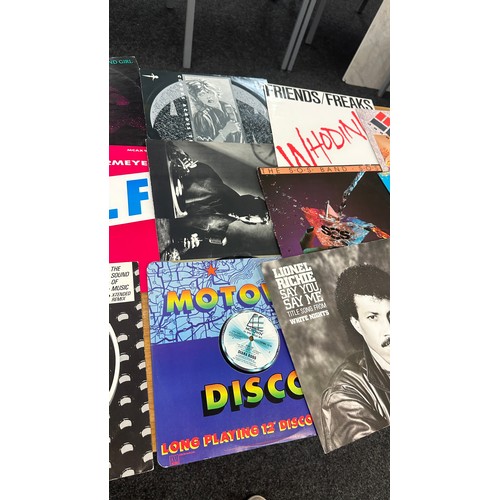 277 - Large selection of assorted records to include Lionel Richie, Simply red etc