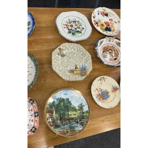 67 - Selection of vintage collectors plates