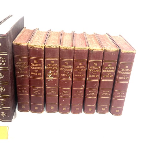 228 - Selection of vintage books to include The Children's Encyclopaedia Volumes 1-8 By Arthur Mee etc