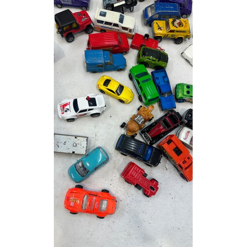 169 - Selection of assorted vintage die cast cars