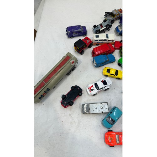 169 - Selection of assorted vintage die cast cars