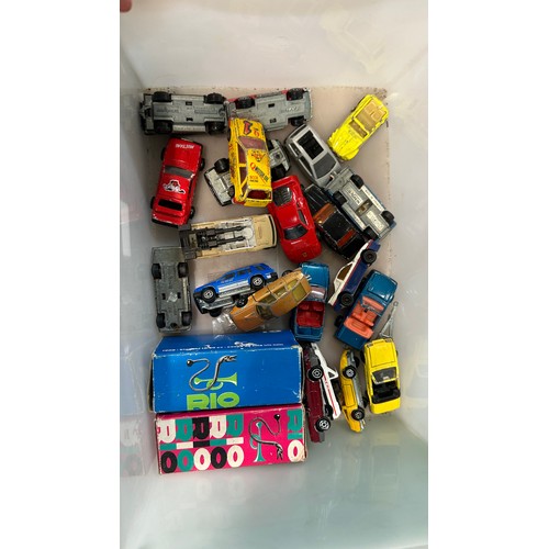 169 - Selection of assorted vintage die cast cars