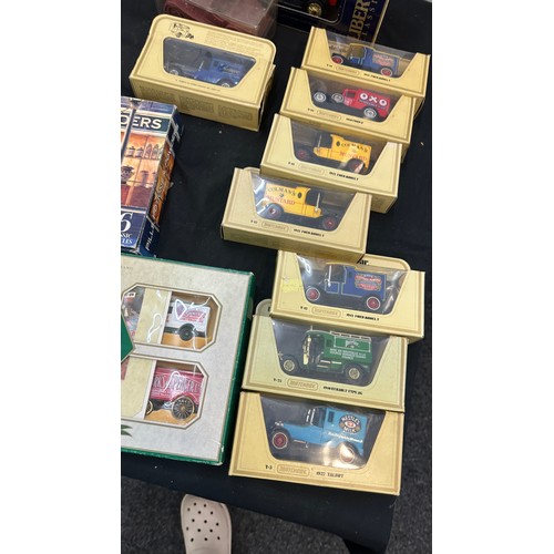 172 - Selection of vintage original boxed cars to include Liberty classics etc