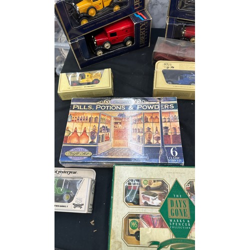 172 - Selection of vintage original boxed cars to include Liberty classics etc