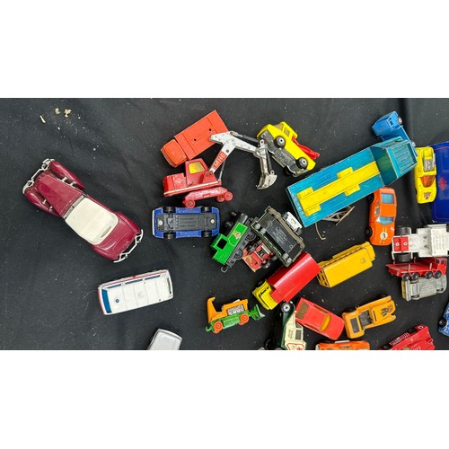 525 - Selection of die cast cars