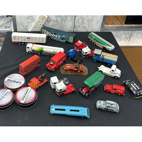 462 - Selection of trucks, Eddie Stobart, buses assortment of toy vehicles