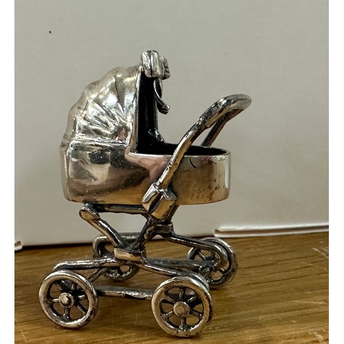 510 - Novelty silver pram piece hallmarked 925 weighs approximately 32 grams