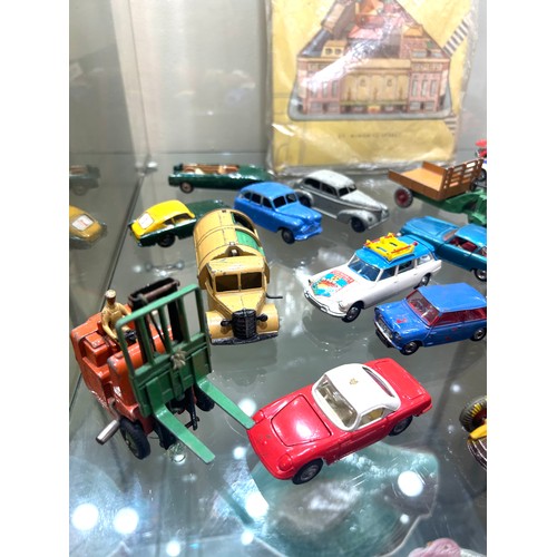 82 - Large selection of assorted vintage and later dinky and corgi cars