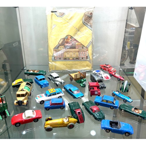 82 - Large selection of assorted vintage and later dinky and corgi cars