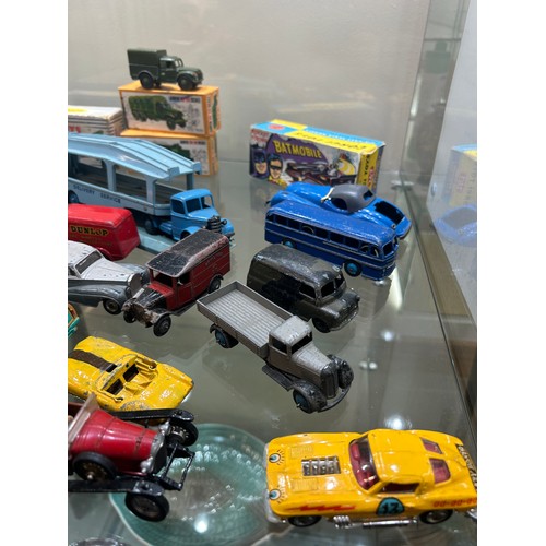 88 - Large selection of assorted vintage and later dinky and corgi cars, to include some empty boxes