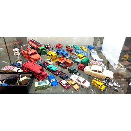 97 - Large selection of vintage and later diecast cars includes Matchbox etc