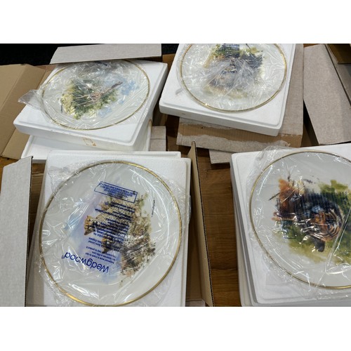 140 - Selection of boxed Wedgwood  /Spink David Shepard plates, boxed with COA