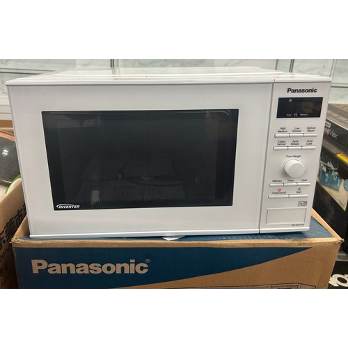 546 - 800W Panasonic microwave oven