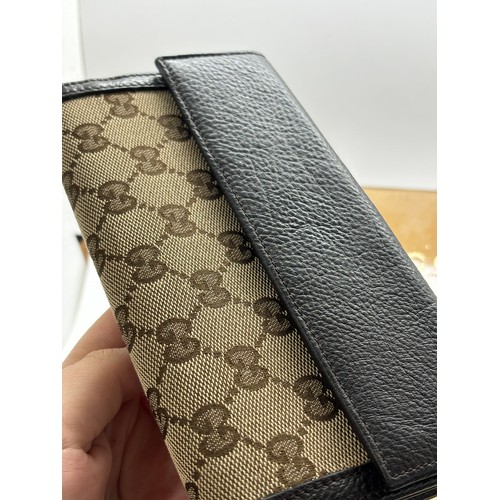 435 - Vintage boxed Gucci Womens Wallet a9643