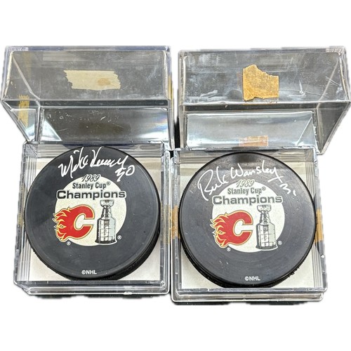 454 - Authentic Mike Vernon and Rick Wamsley signed Calgary Flames hockey puck 1989 Stanley cup champions ... 