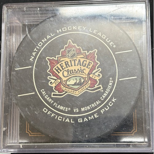 448 - Selection of 6 NHL pucks, 3 of which are signed by Calgarry Flames players, miikka kiprusoff, David ... 