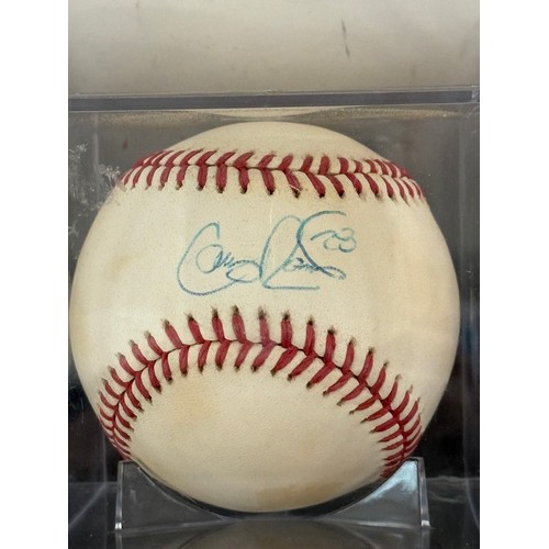 534 - Selection of 6 collectable baseballs all within individual cases, 4 of which ware autographed, names... 