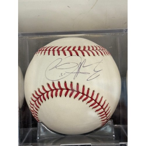 534 - Selection of 6 collectable baseballs all within individual cases, 4 of which ware autographed, names... 