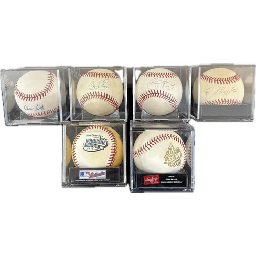 534 - Selection of 6 collectable baseballs all within individual cases, 4 of which ware autographed, names... 