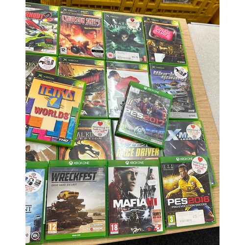 255 - Selection of assorted XBOX and play station games to include Call of Duty, Wreckfest, Rally Fusion e... 