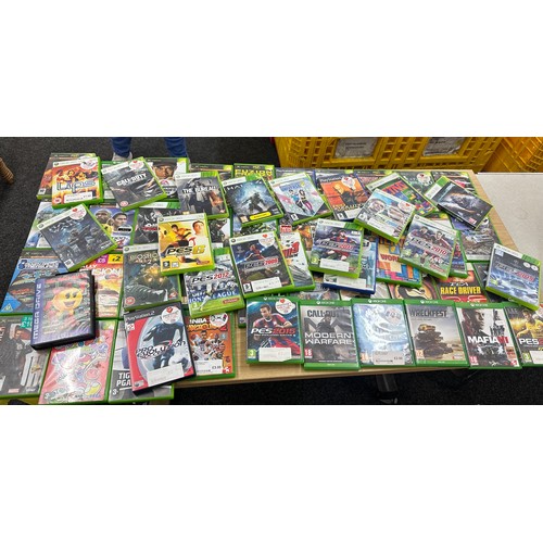 255 - Selection of assorted XBOX and play station games to include Call of Duty, Wreckfest, Rally Fusion e... 