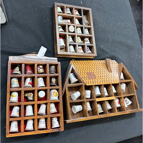 542 - Selection of assorted thimbles in wooden cases