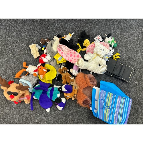 223 - Selection of childrens soft cuddly toys