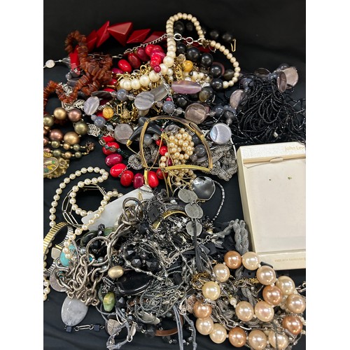 445 - Large amount of costume jewellery in a plastic tub